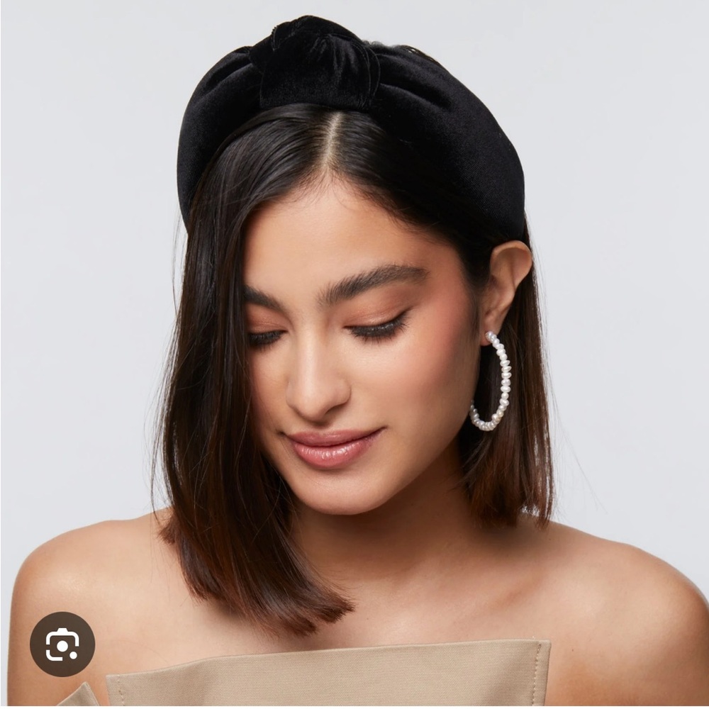 LELE SADOUGHI Jet Velvet Headband in Black EUC